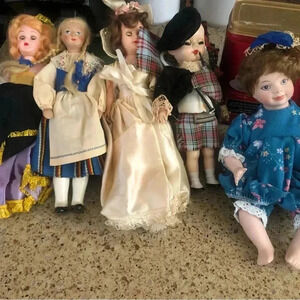 Vintage International Dolls Mini Blinking Eyes Traditional Costume Girl Bundle